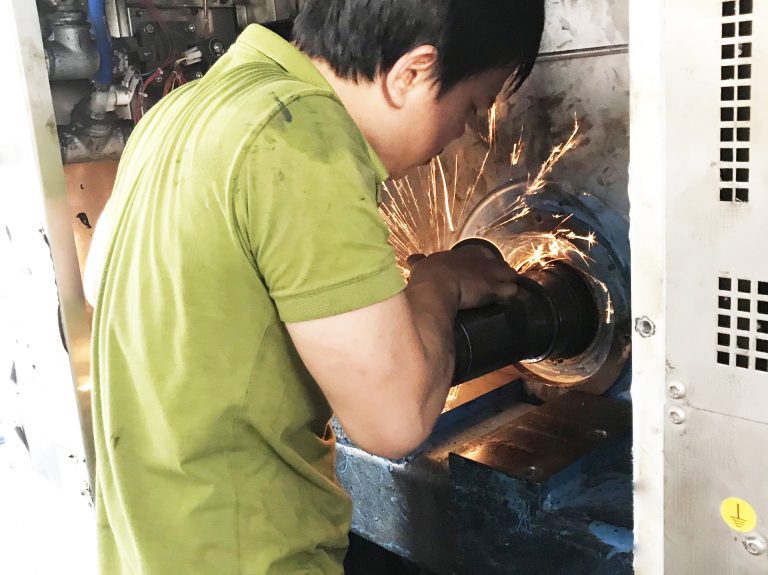 Thay thế vòng bi máy giặt công nghiệp